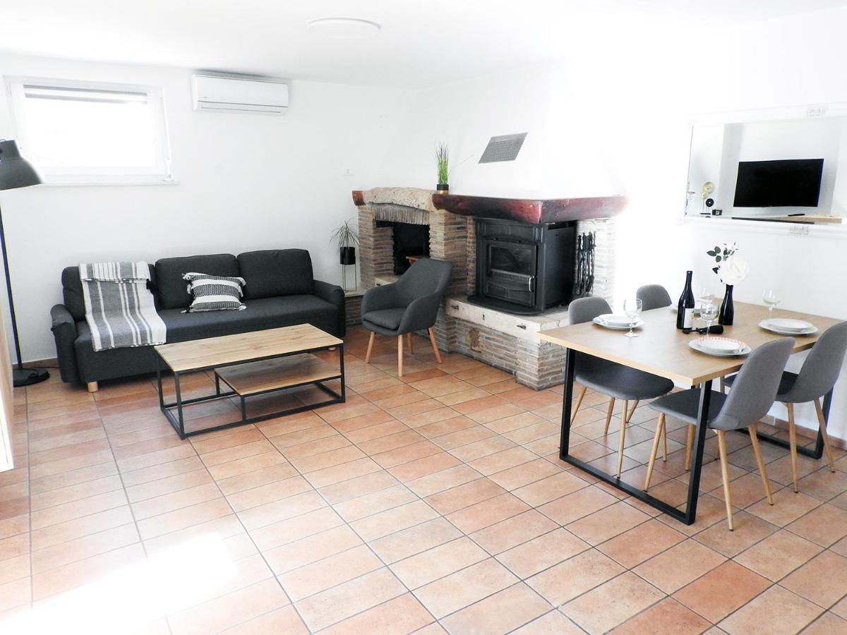 Apartment Lu, Stinjan - PUY 외부 사진