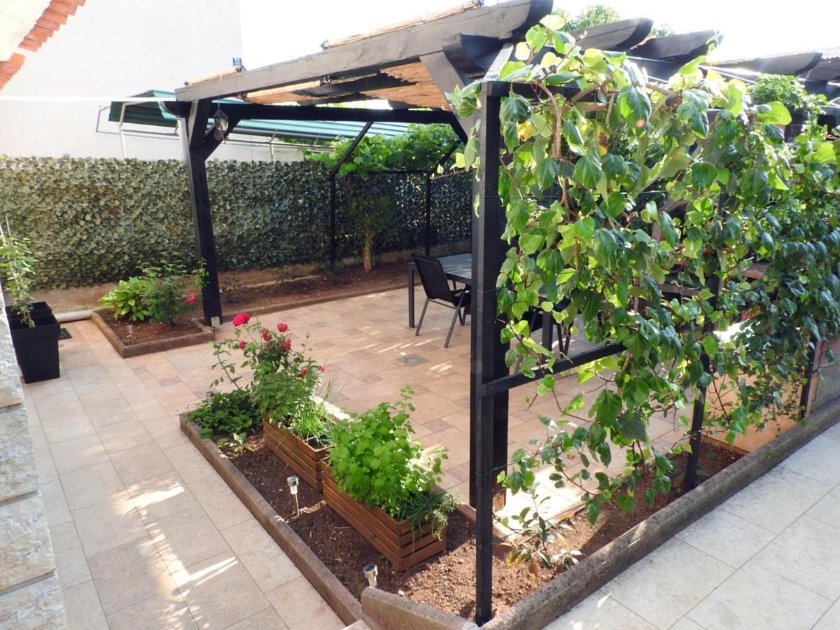 Apartment Lu, Stinjan - PUY 외부 사진